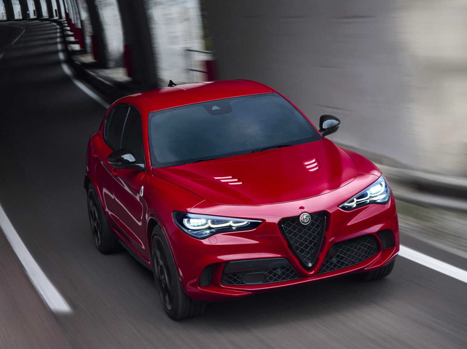 Stelvio Quadrifoglio exterior front view