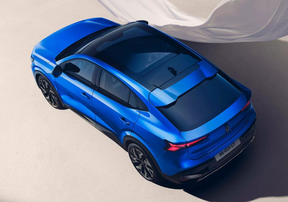 Top exterior view of Renault Rafale highlighting panoramic sunroof and roof design.
