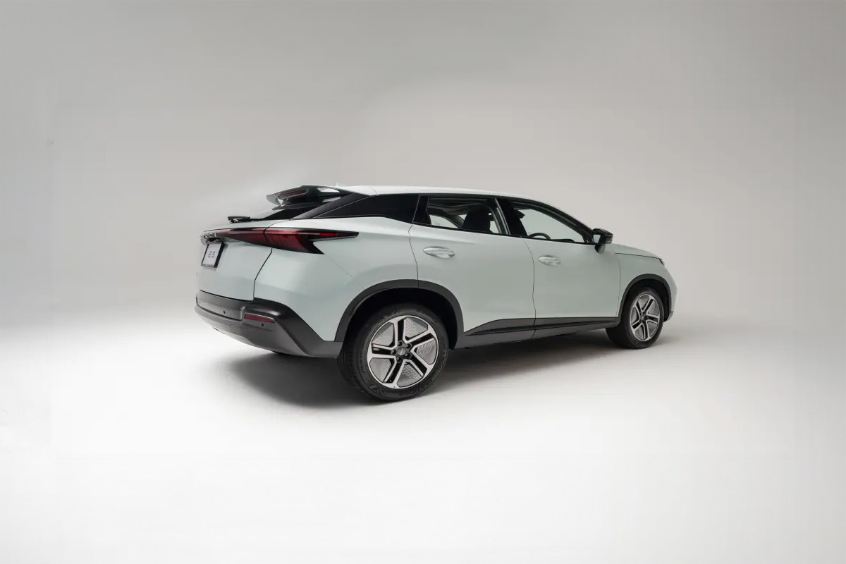 OMODA E5