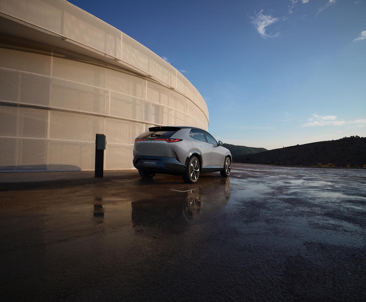 ALL-NEW MAZDA CX‑6e gallery image 1