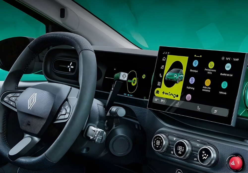 Renault Twingo E-Tech interior with digital display and central touchscreen showing vehicle functions.