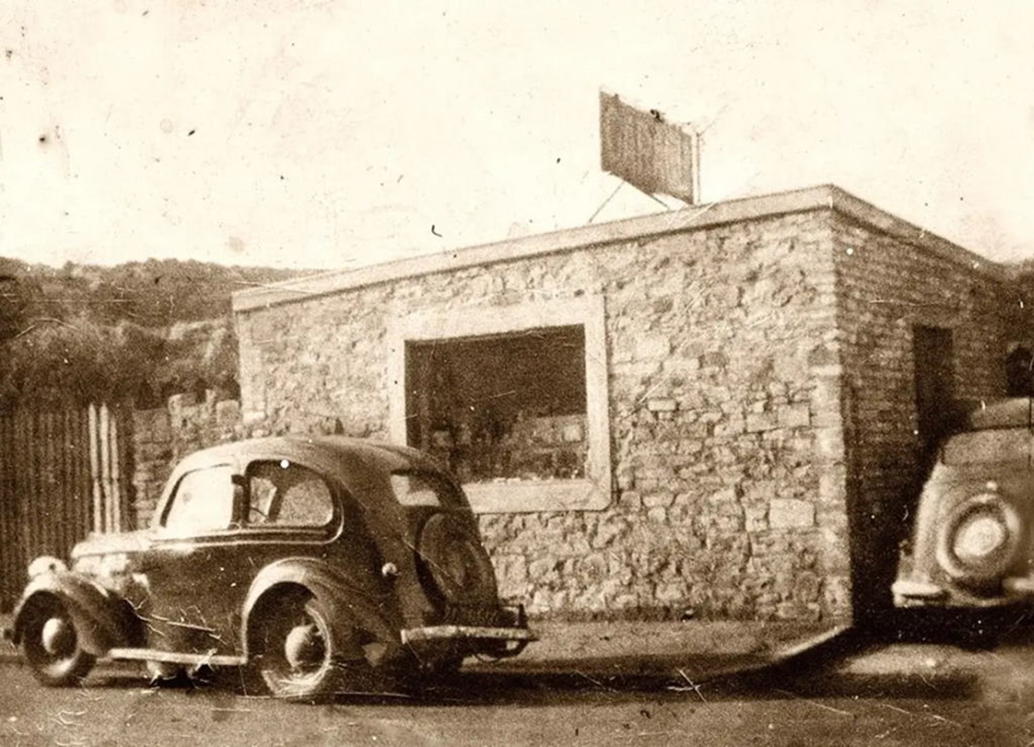 Old Photo Of Sinclair Garage