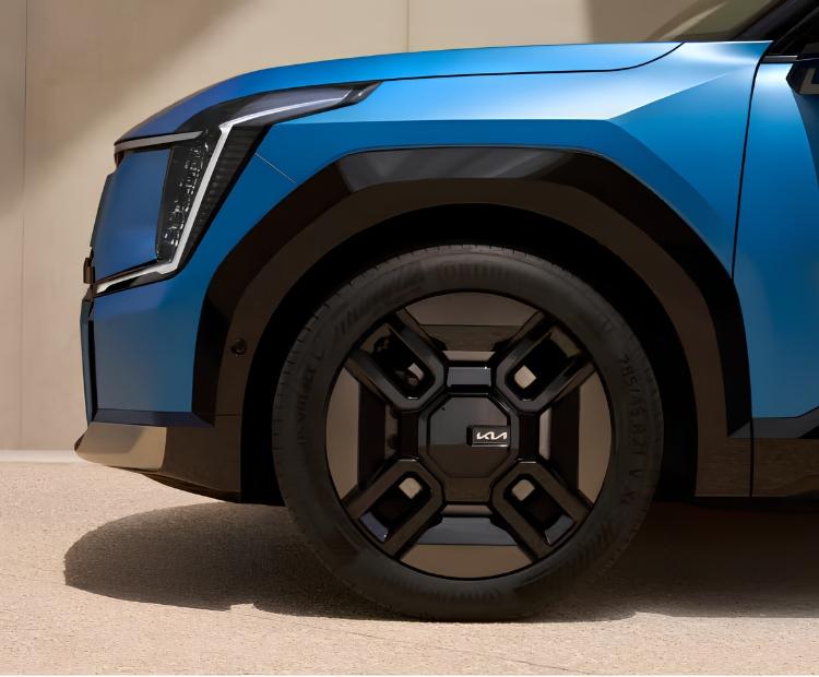 The Kia EV9 gallery image 2
