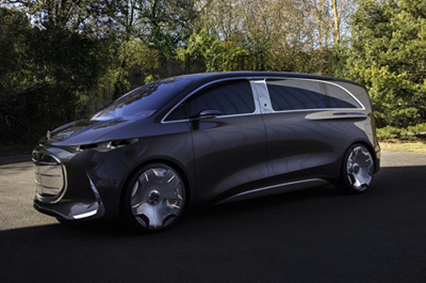 Dawn of a new era: the Vision V provides a glimpse of a new segment of luxury limousines