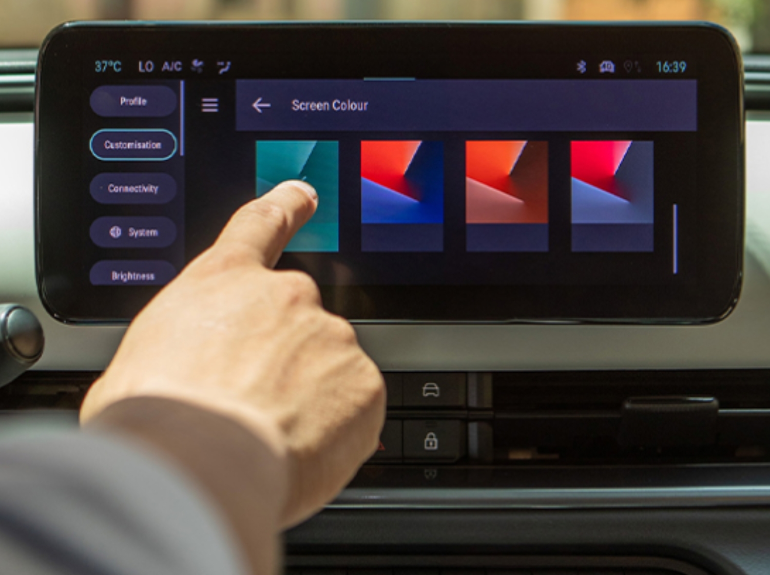 Fiat 600 Hybrid touch screen