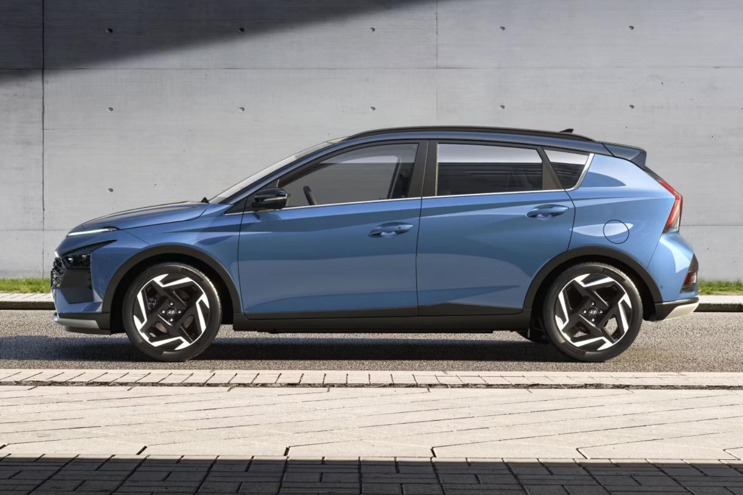 Side exterior of a blue Hyundai Bayon Black Line