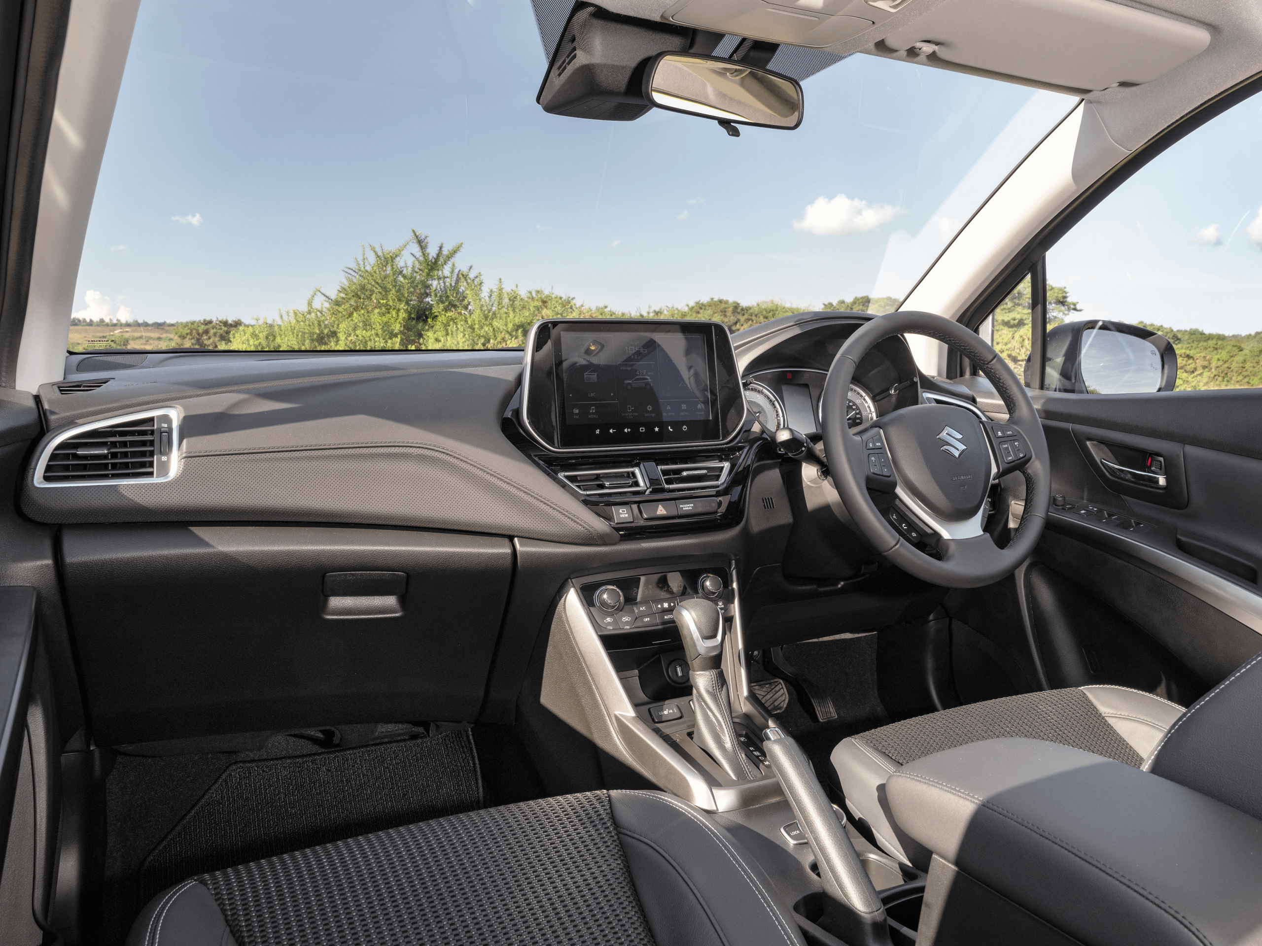 S Cross interior