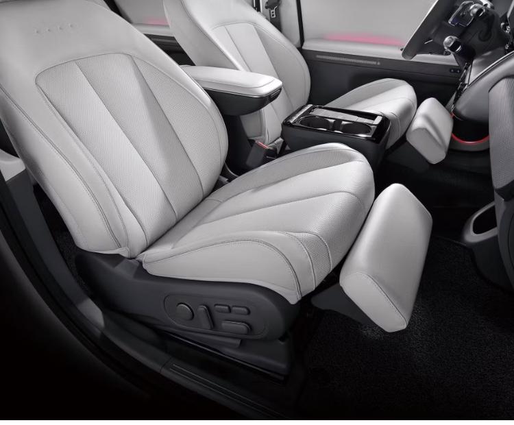 The Hyundai IONIQ 5 gallery image 7