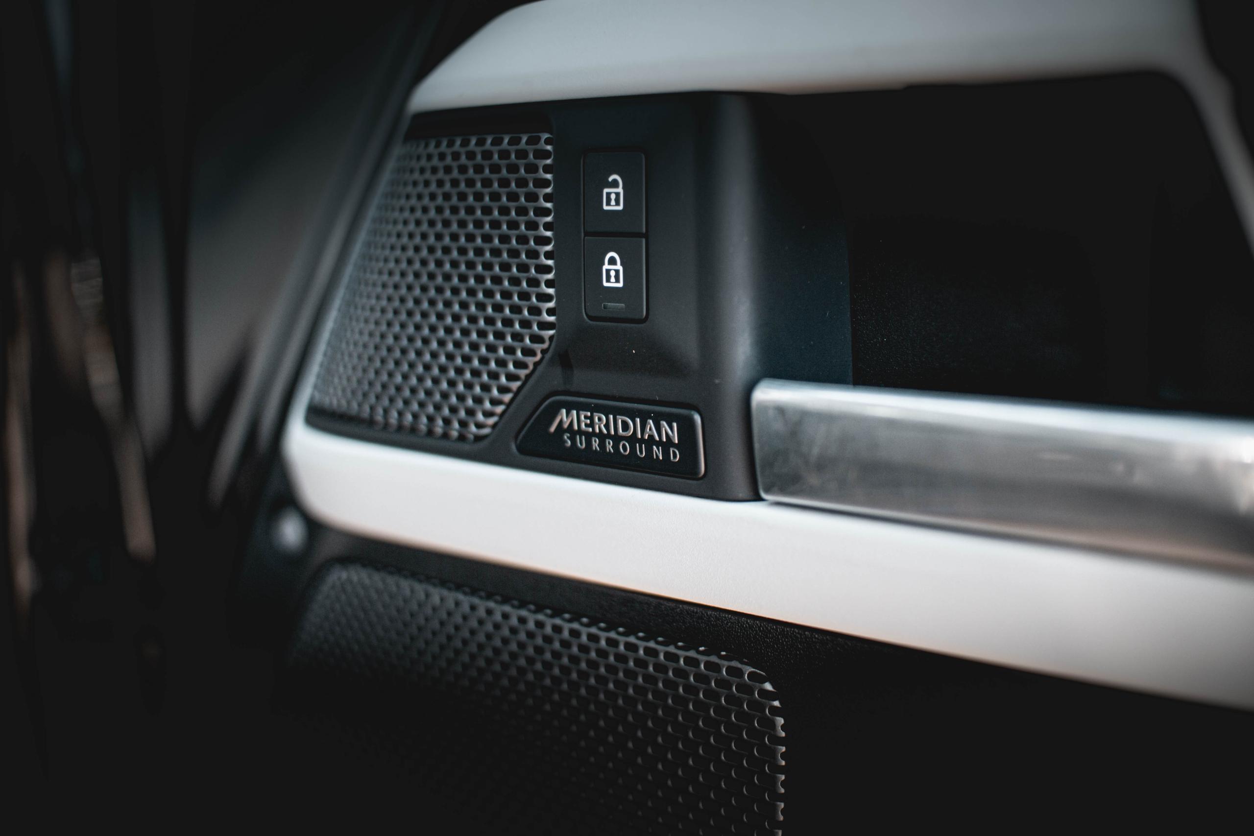 land rover defender 90 interior