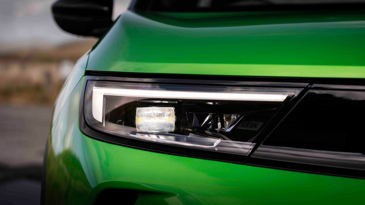 led light of vauxhall mokka