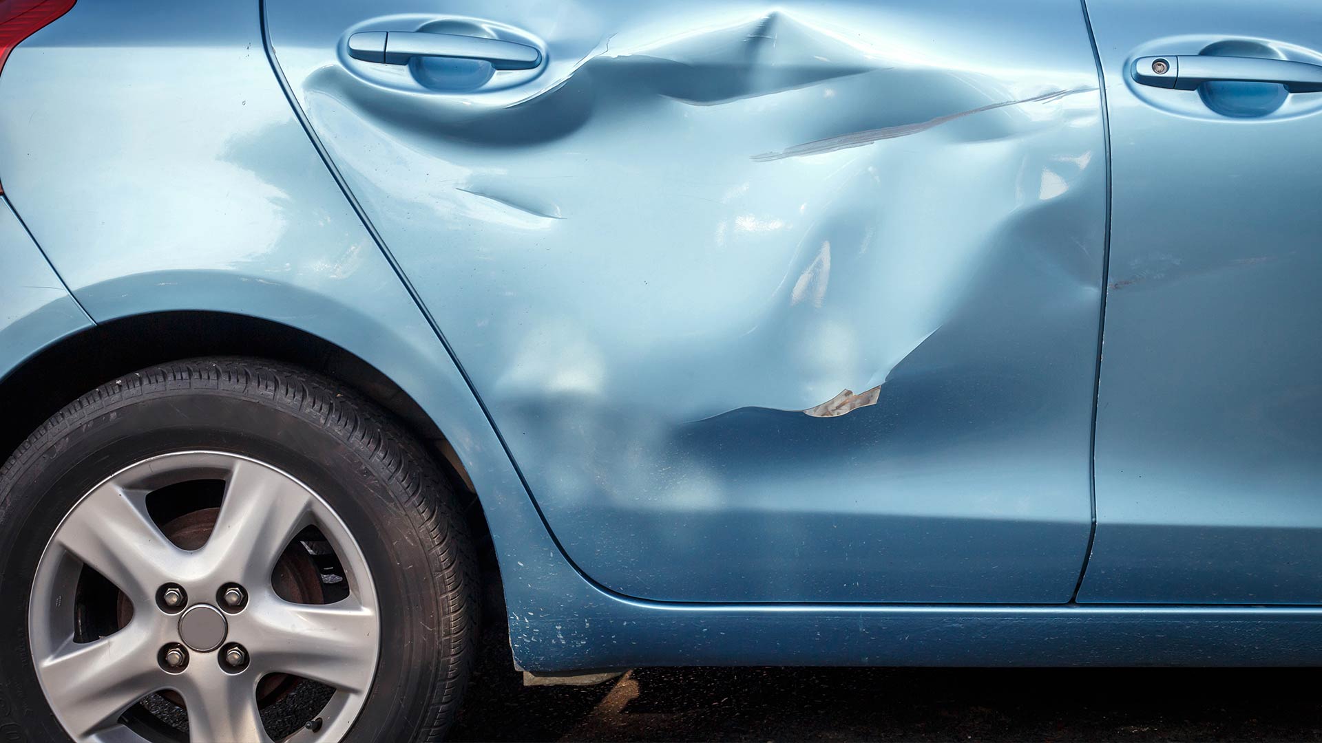 bodyshop dented door