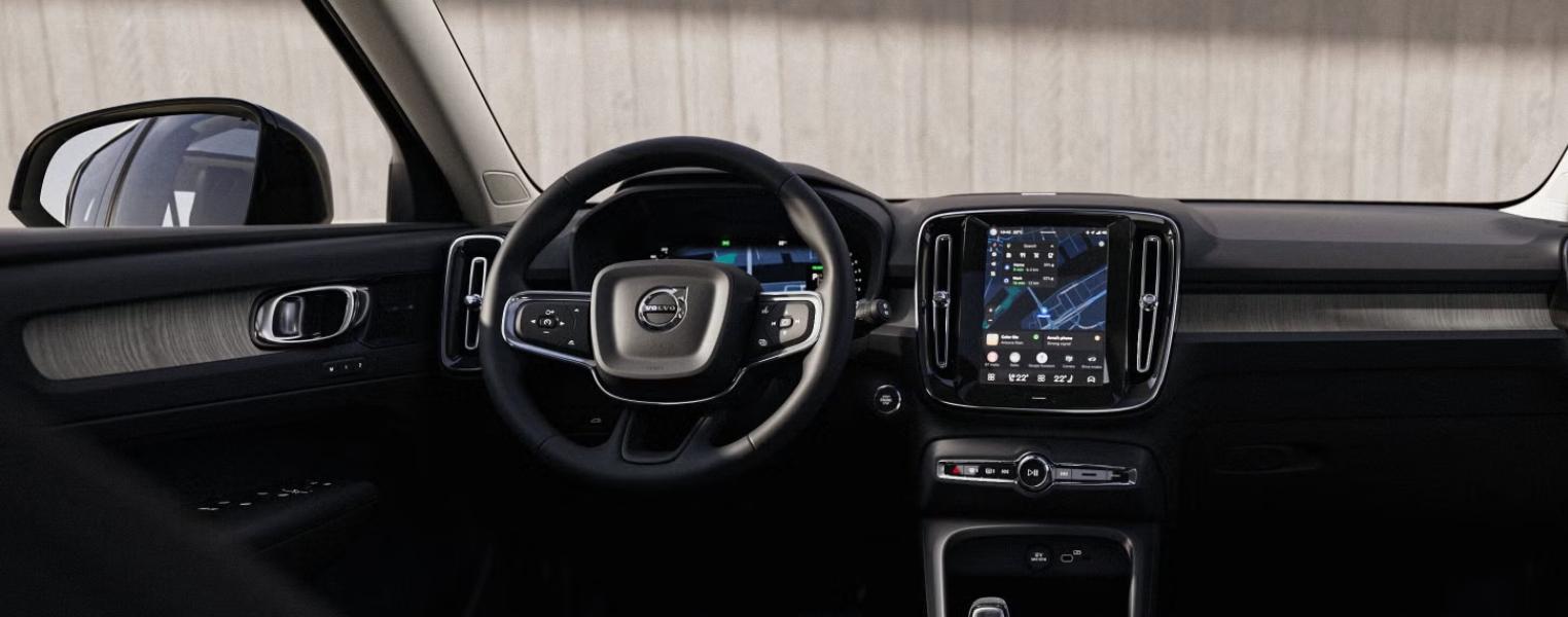 Volvo XC40 Steering Wheel And Display Screen