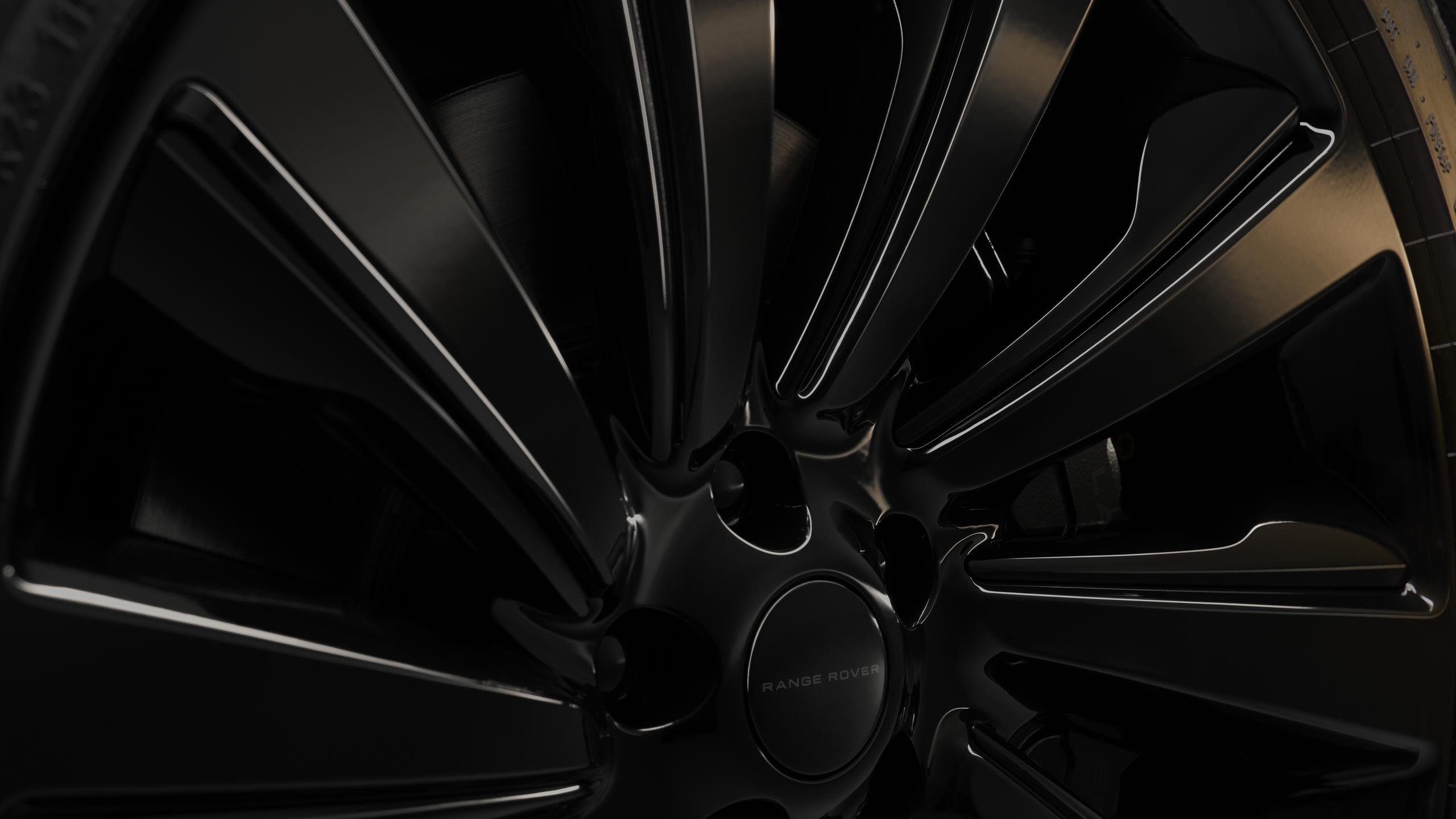 wheels of Range Rover SV