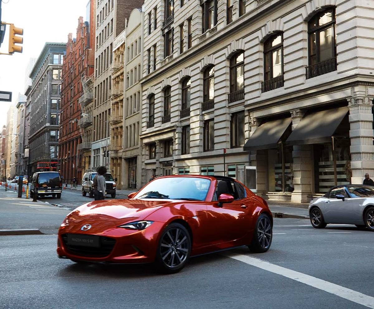 Mazda MX-5 RF gallery image 2