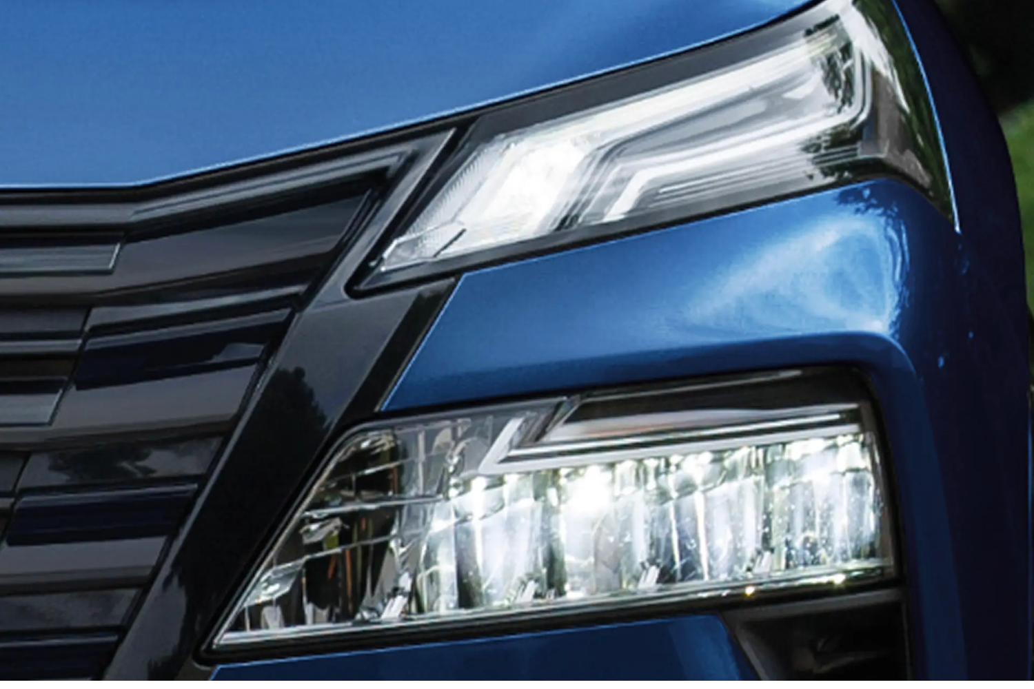 headlights on the new nissan x-trail