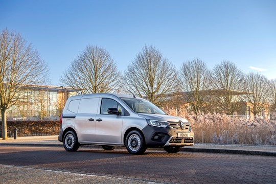 RENAULT KANGOO ADDS TO ITS TROPHY HAUL BY WINNING ‘BEST SMALL VAN’ AT THE BUSINESS VAN AWARDS 2024