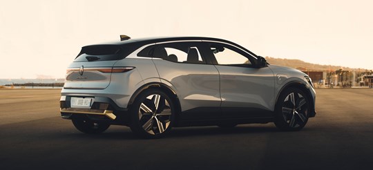 Renault Updates Megane E-Tech and Scenic E-Tech With Cutting-Edge EV Technology