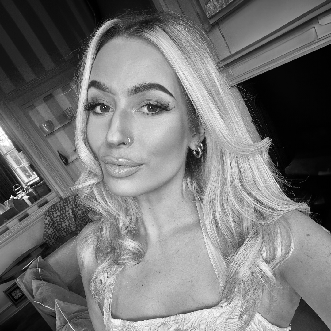 aimee armstrong renault trowbridge service advisor