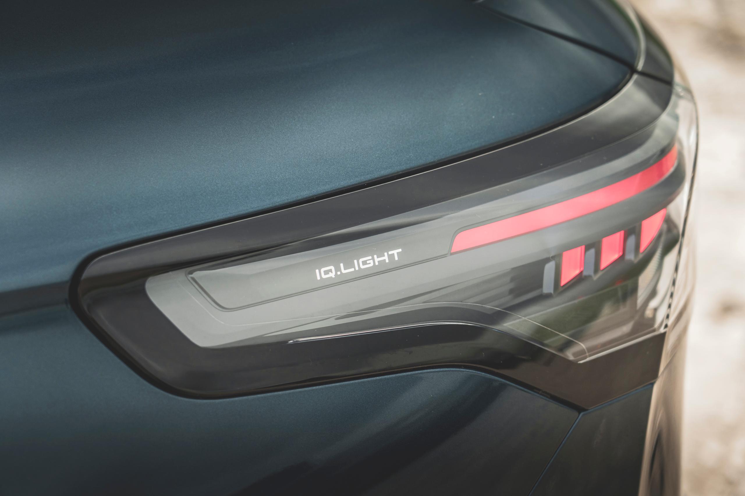 Volkswagen Tiguan Headlights