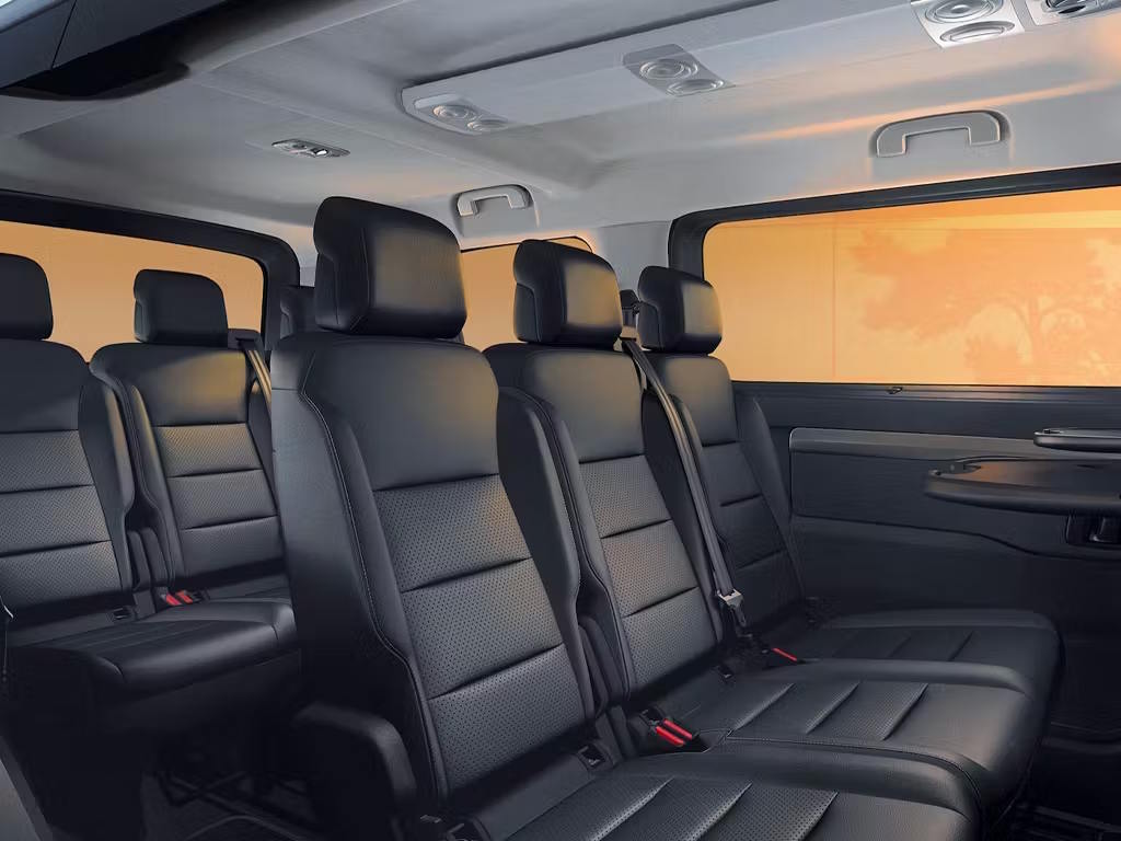 Peugeot e-Traveller