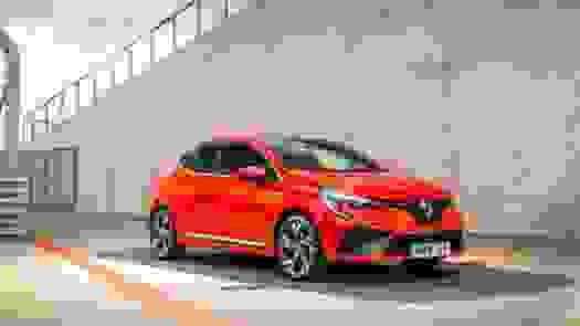 All-New Renault Clio wins The Sun Legend Award at the Motor Awards 2019