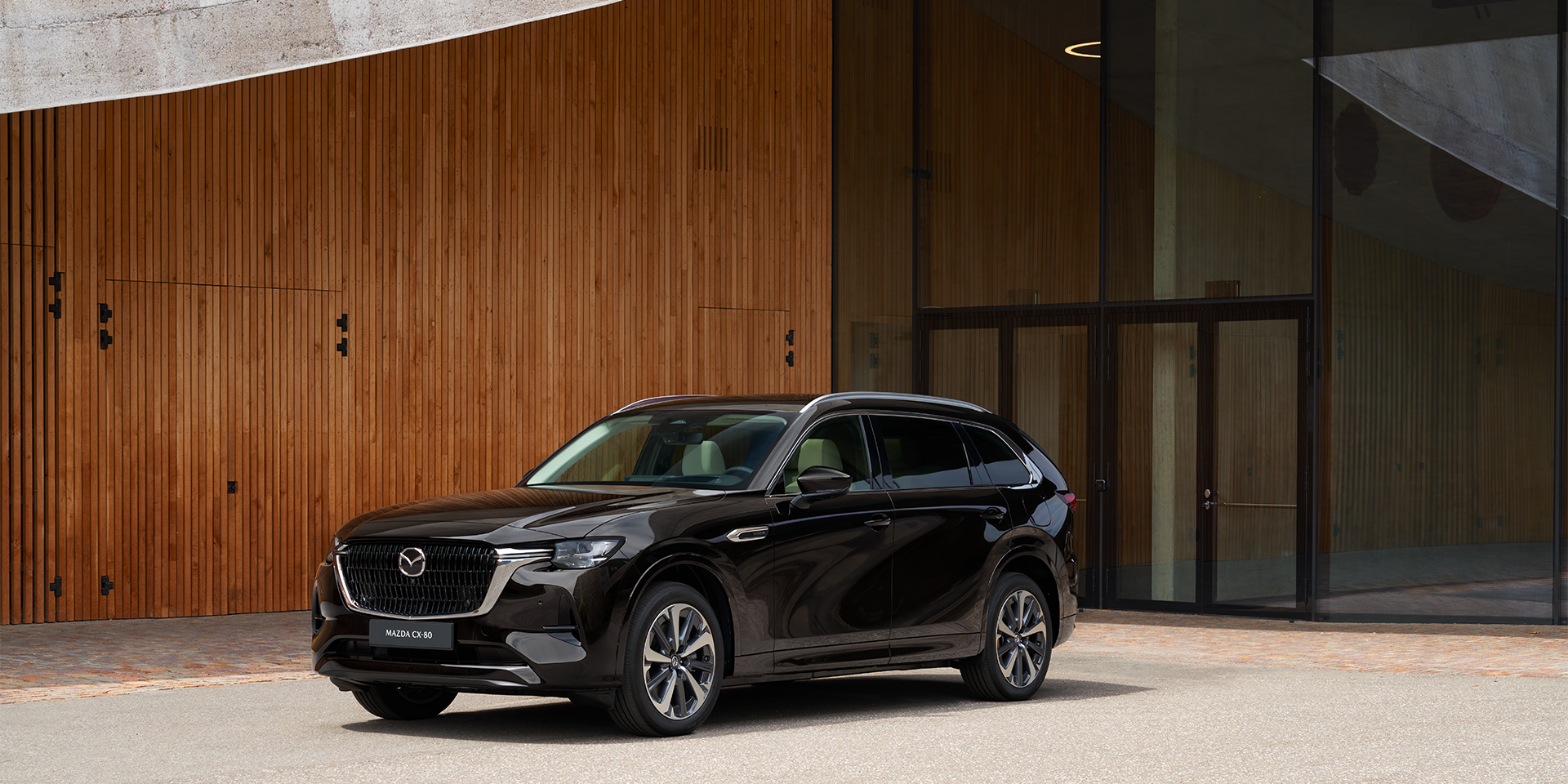 CX 80 in black