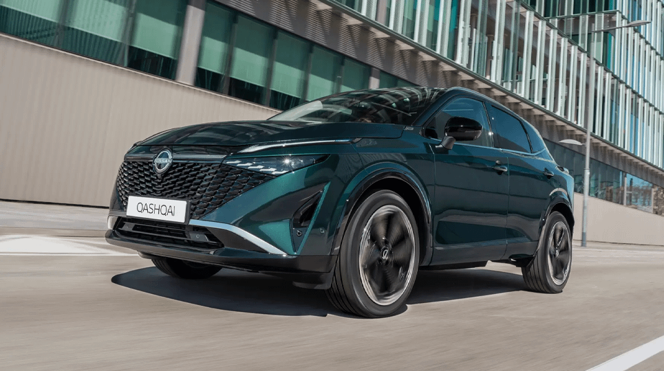 Green Nissan Qashqai