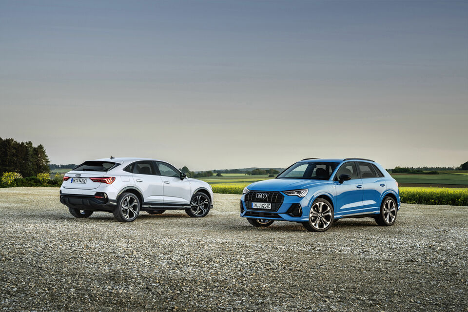 Front & Rear View Of Audi Q3