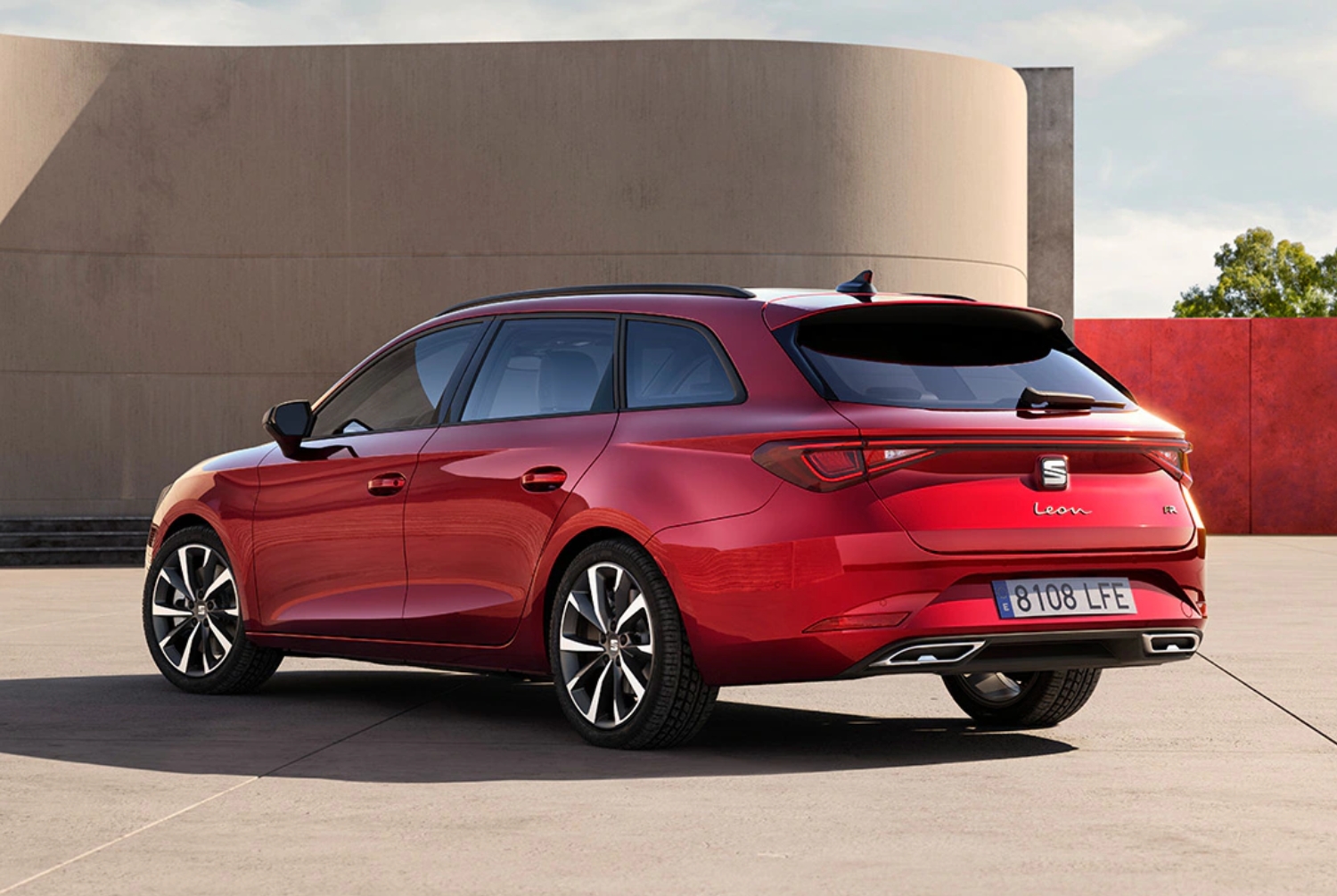 SEAT Leon Estate rear side exterior.