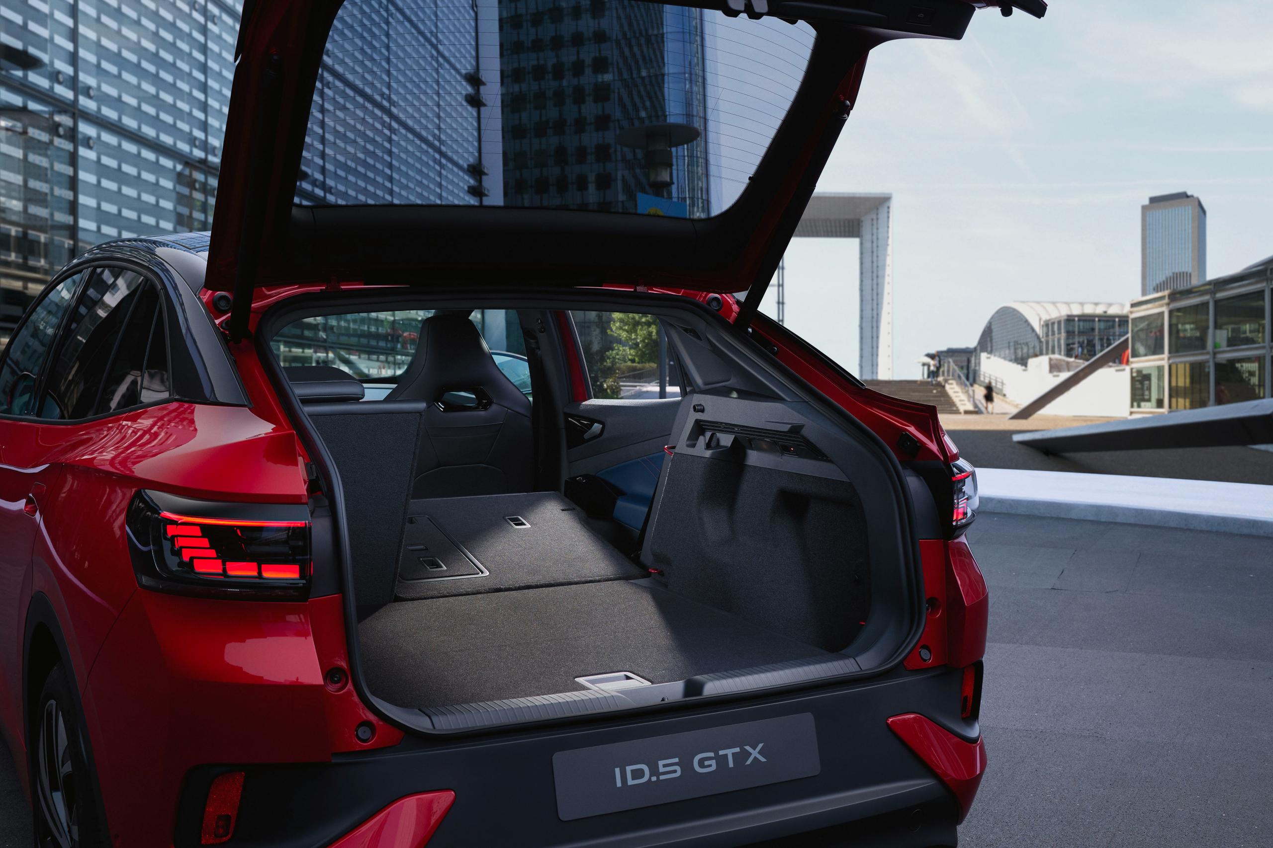 ID.5 rear boot open
