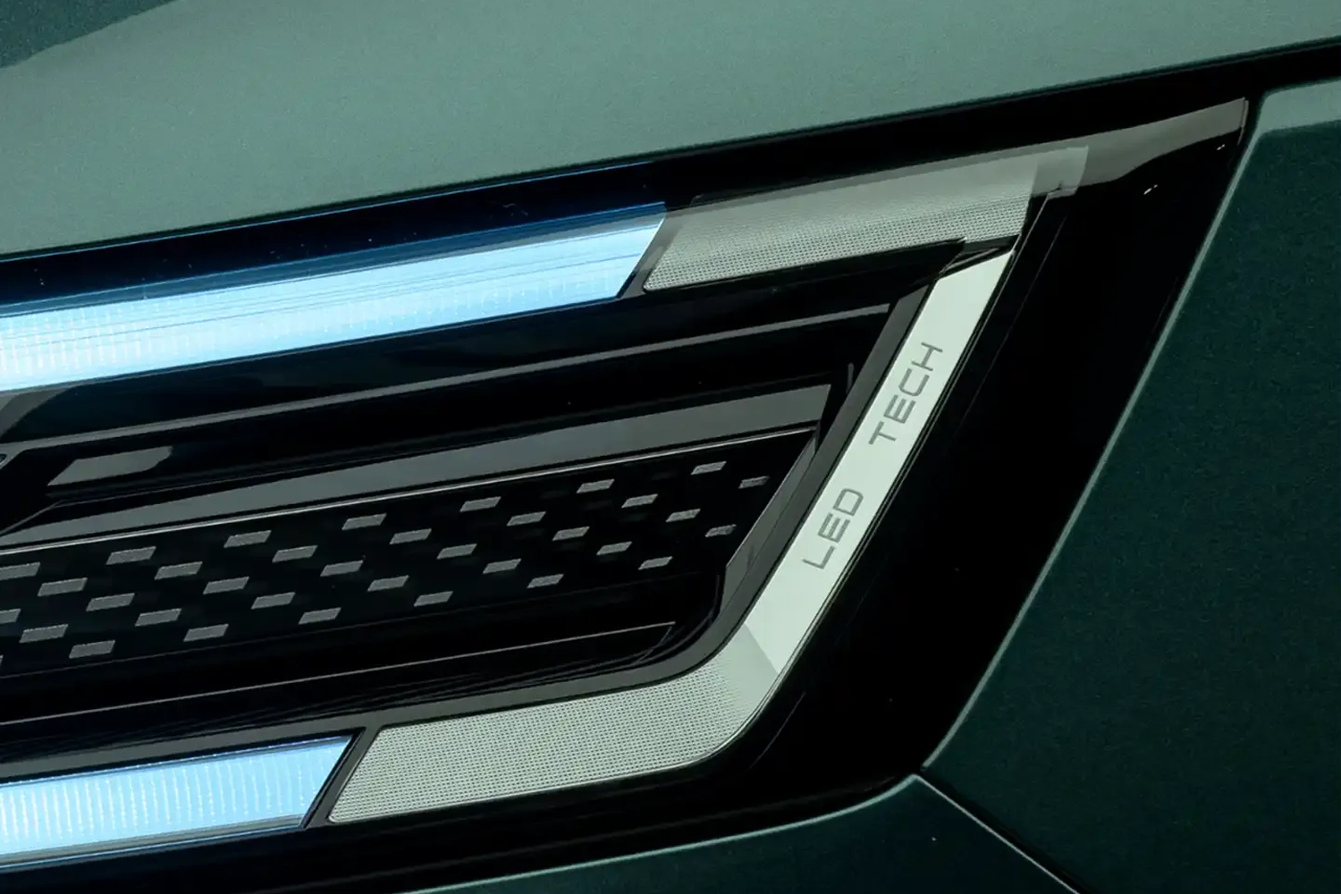 Headlights on the new JAECOO 5