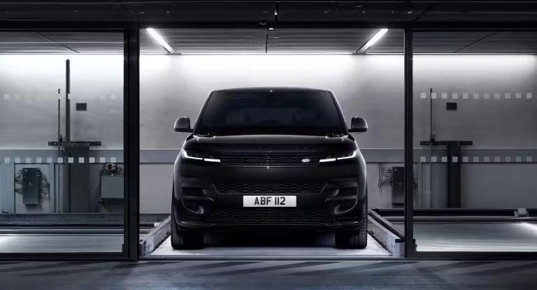 RANGE ROVER SPORT. POWER HAS NEVER BEEN THIS REFINED.