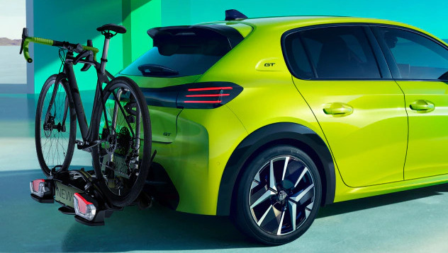 rear with a bicycle of Peugeot 208