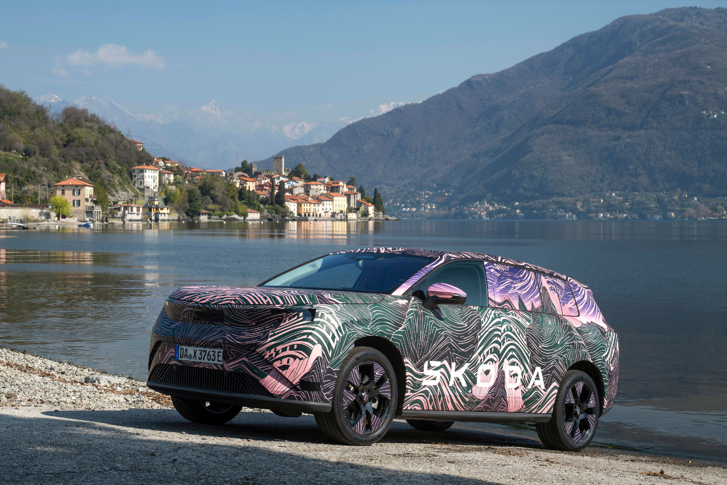 All-new Skoda Peaq side view