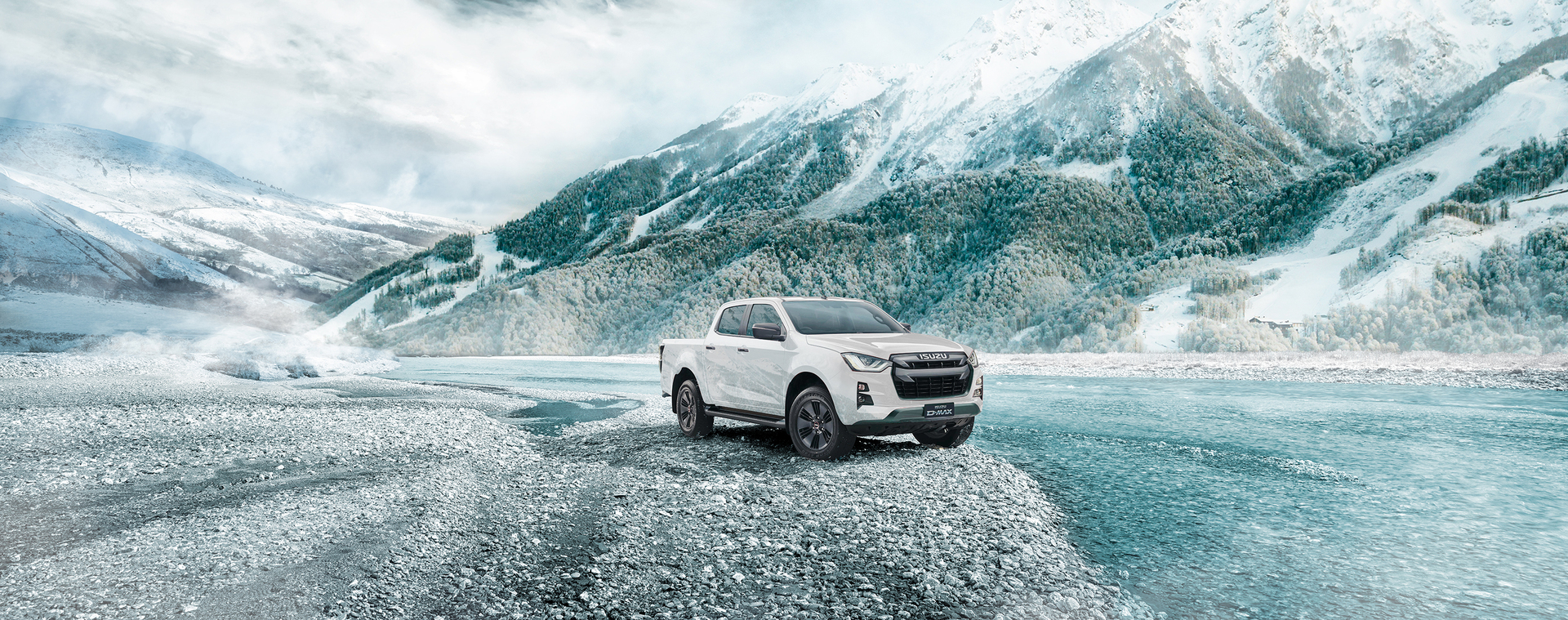 Isuzu D-Max V-Cross in snowy conditions