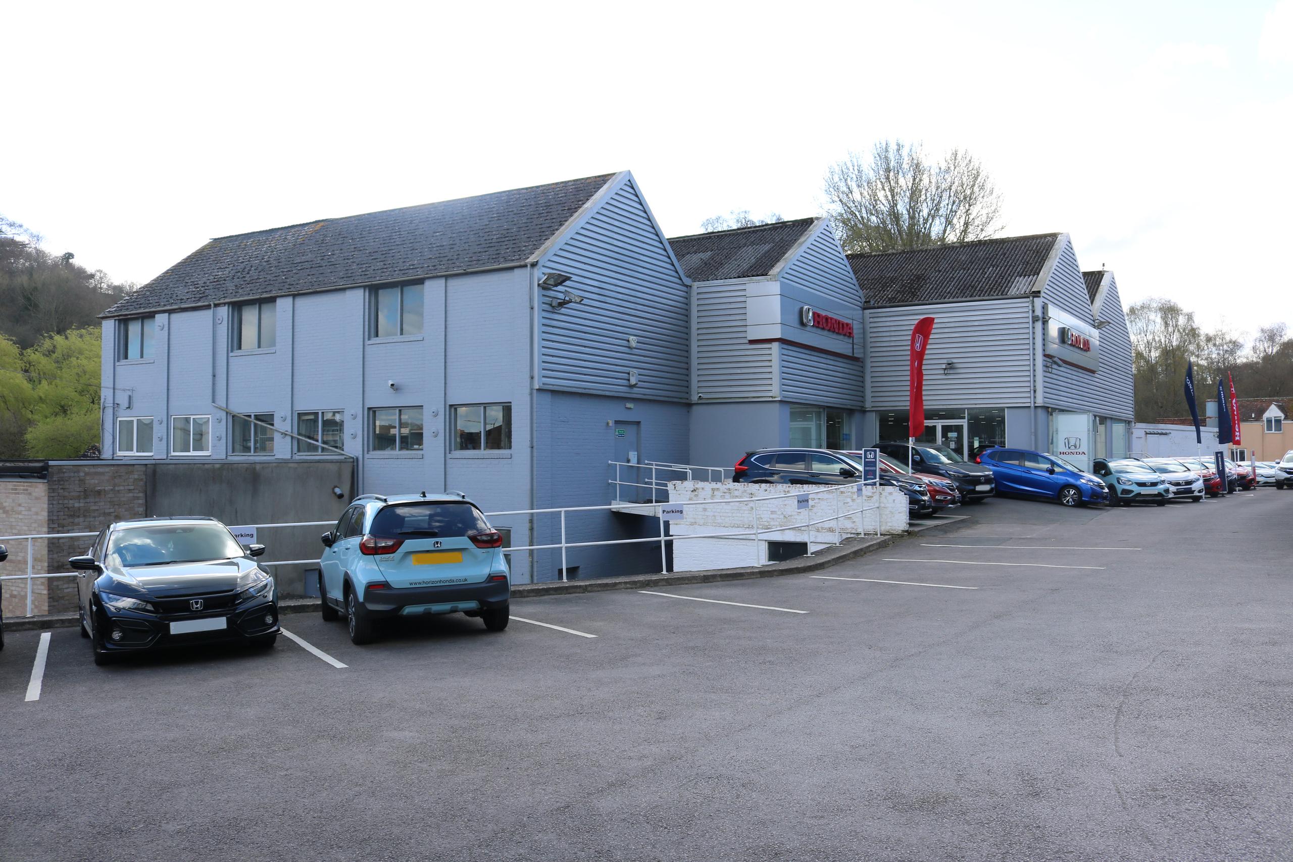 Horizon Honda Yeovil parking 