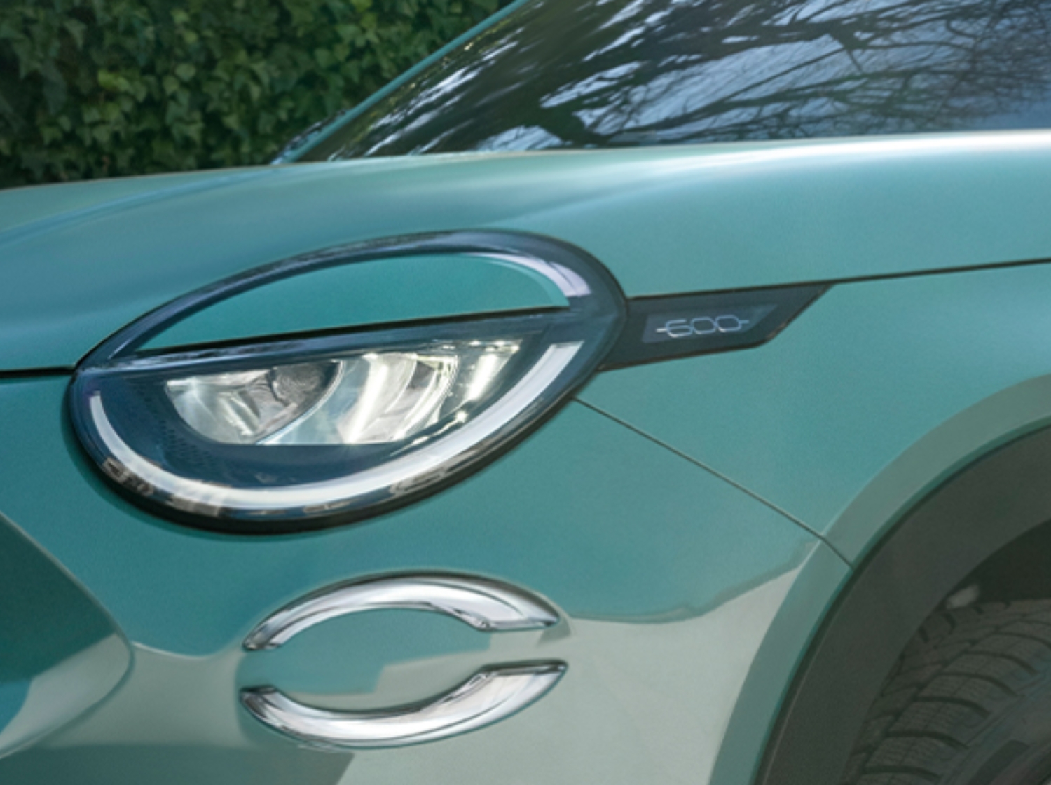 Fiat 600 Hybrid front lights