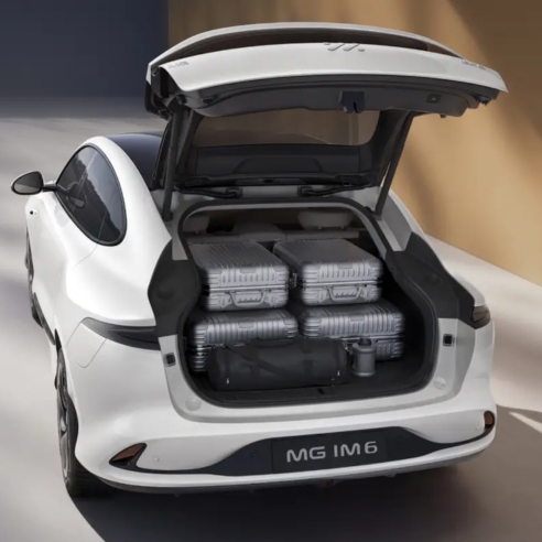 MG IM6 Boot Space