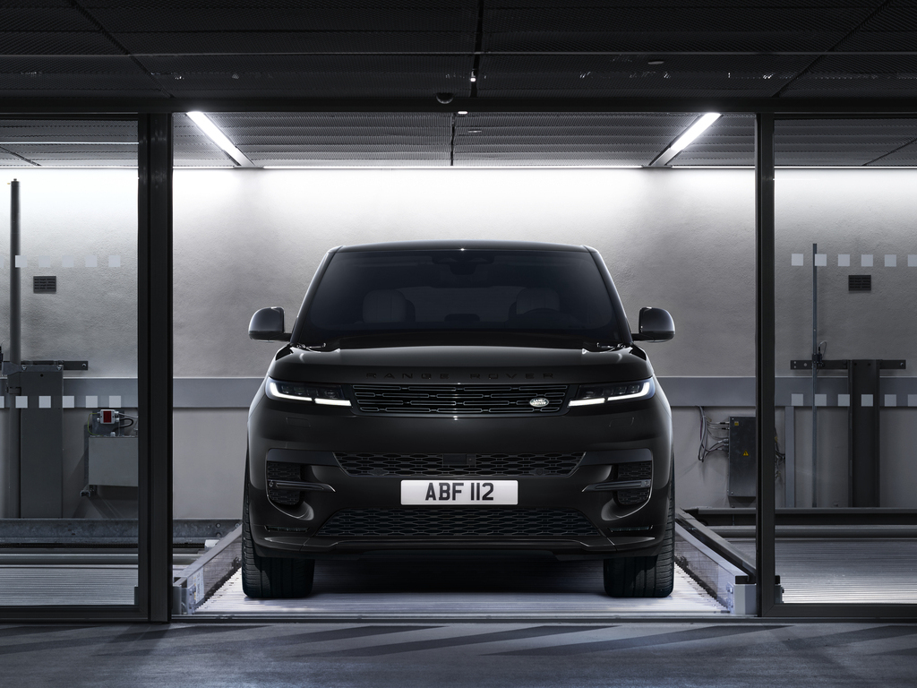 Range Rover Sport front on