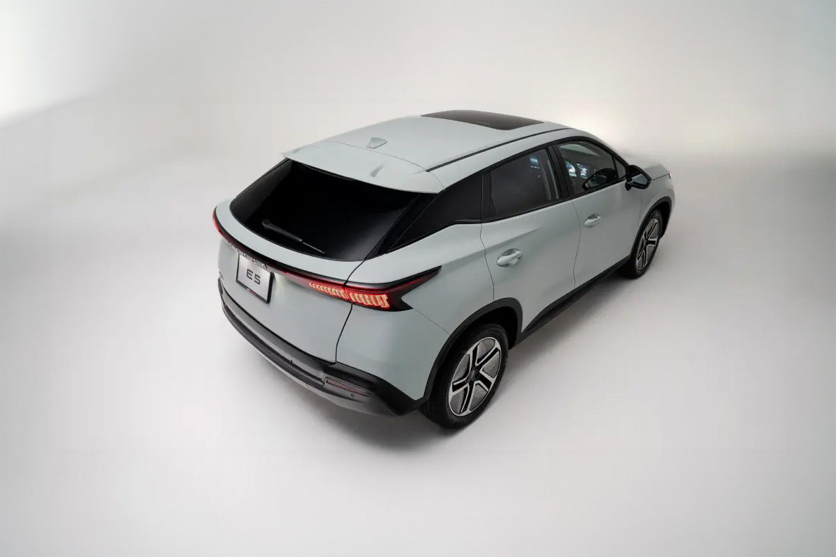OMODA E5
