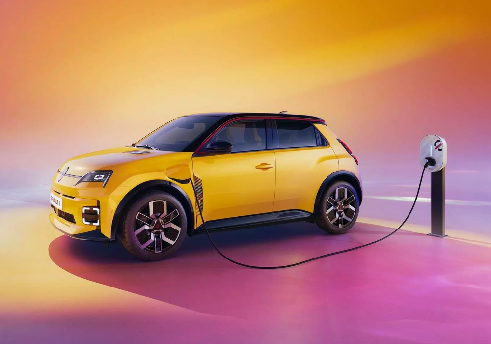 Renault 5 E-Tech Electric charging