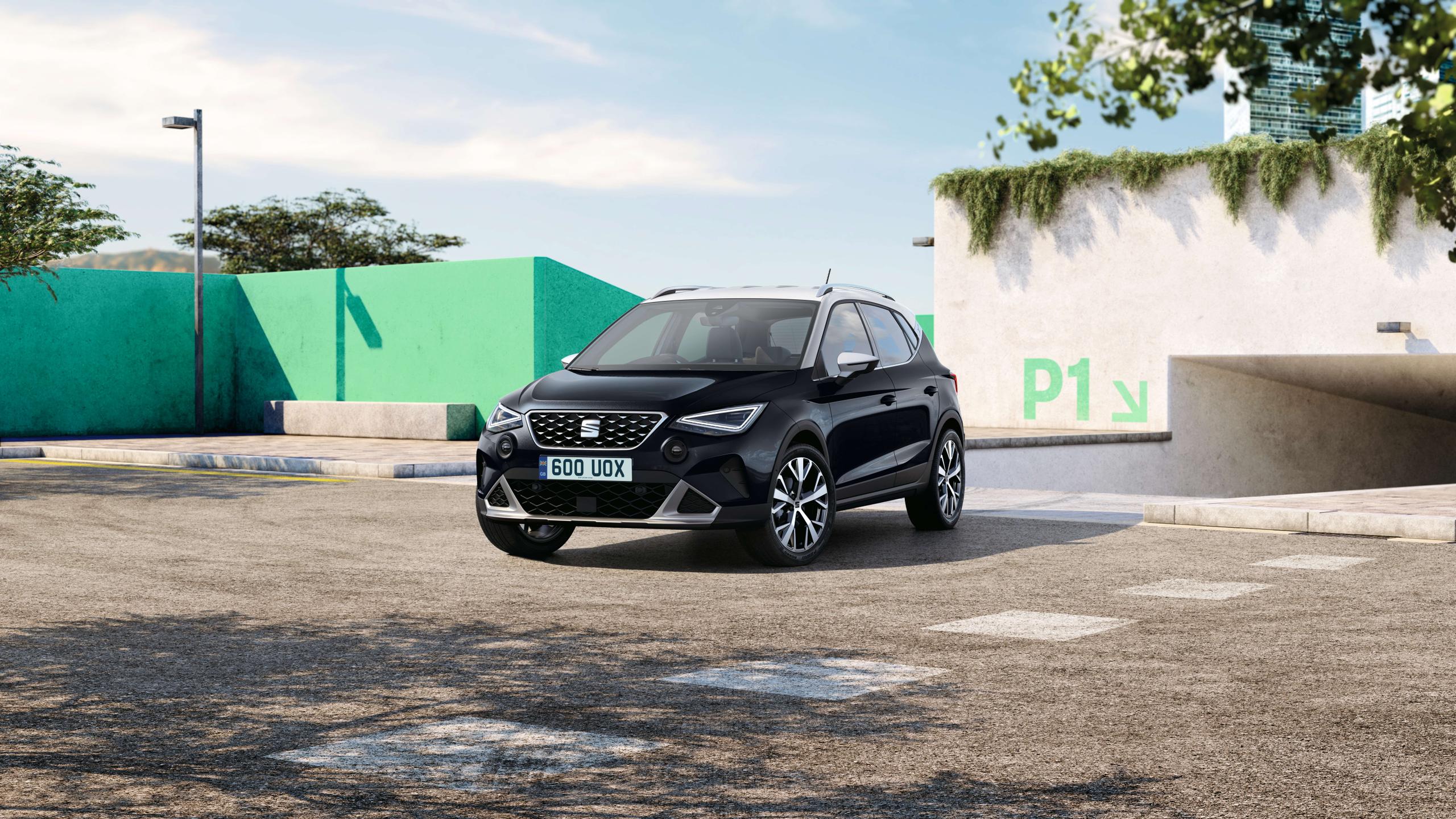 SEAT Arona exterior parked