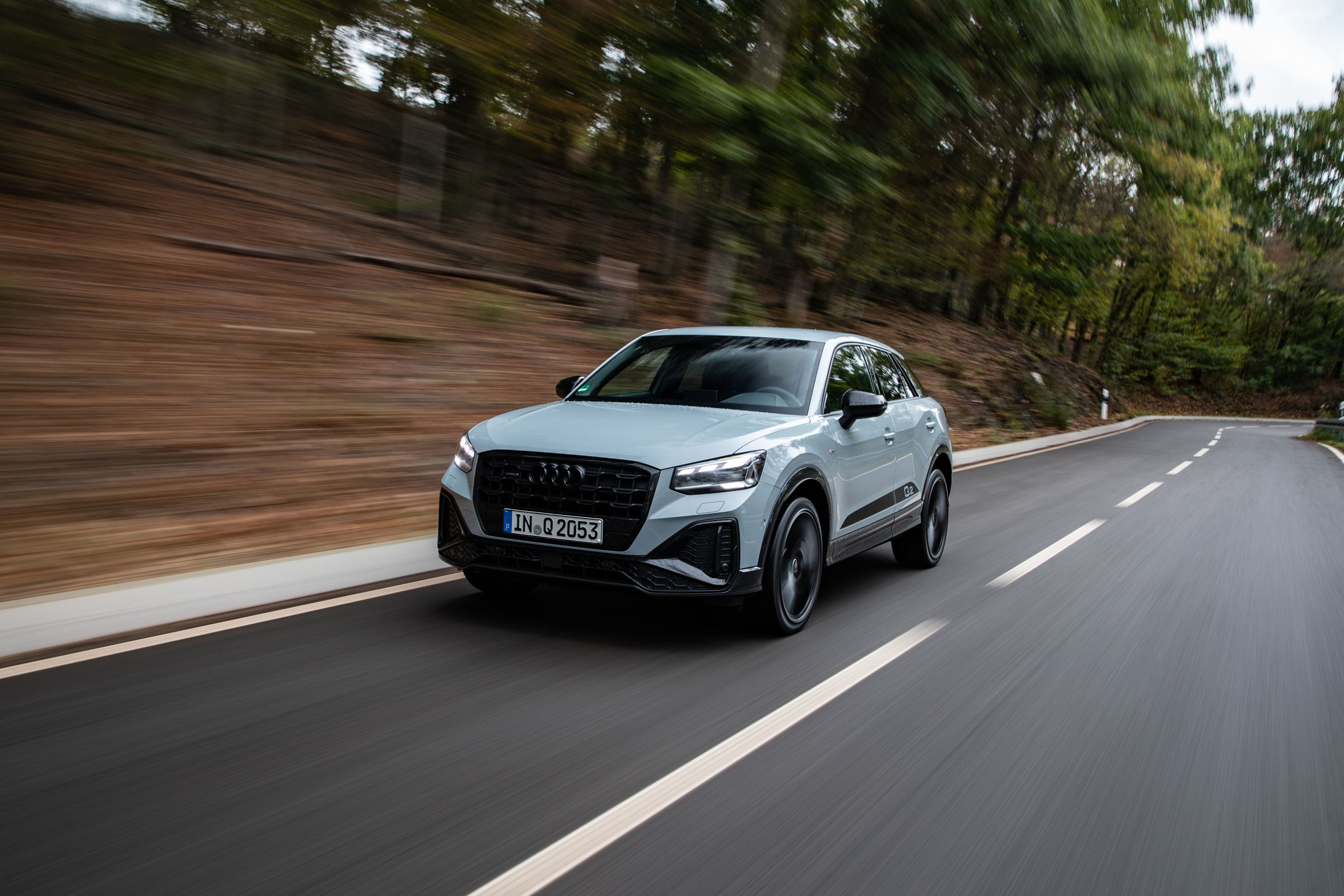 front view of White Audi Q2