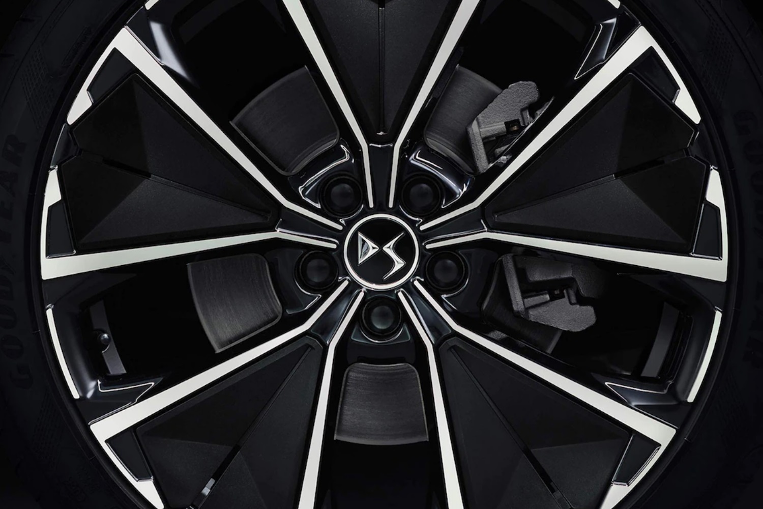 DS 4 Alloy