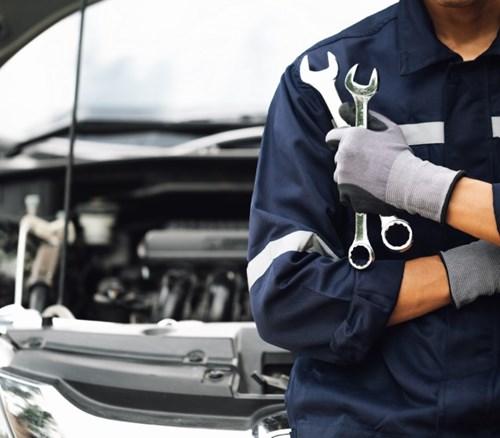 Servicing at Dorchester Nissan Tile