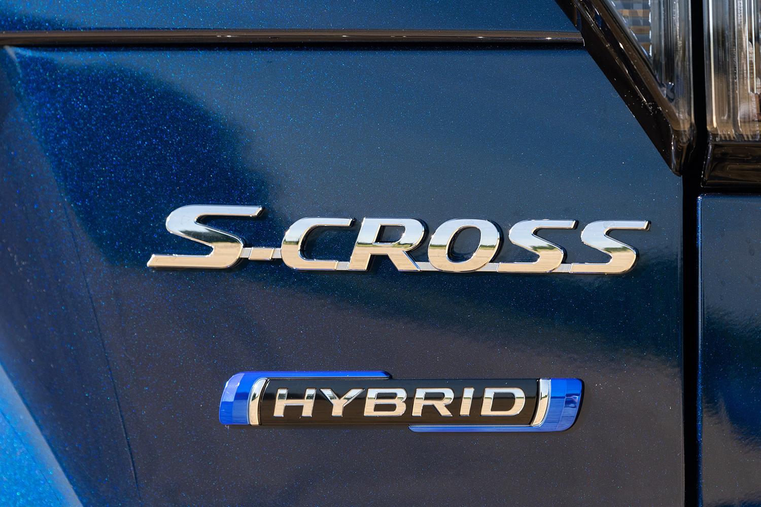 s-cross exterior rear badge