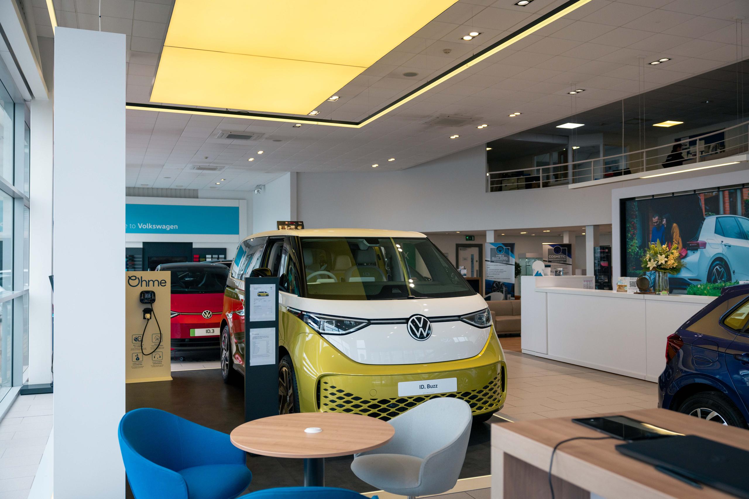 Celebrating success: Murray Volkswagen Newton Abbot and Plymouth Shine at Prestigious Volkswagen OBS Awards