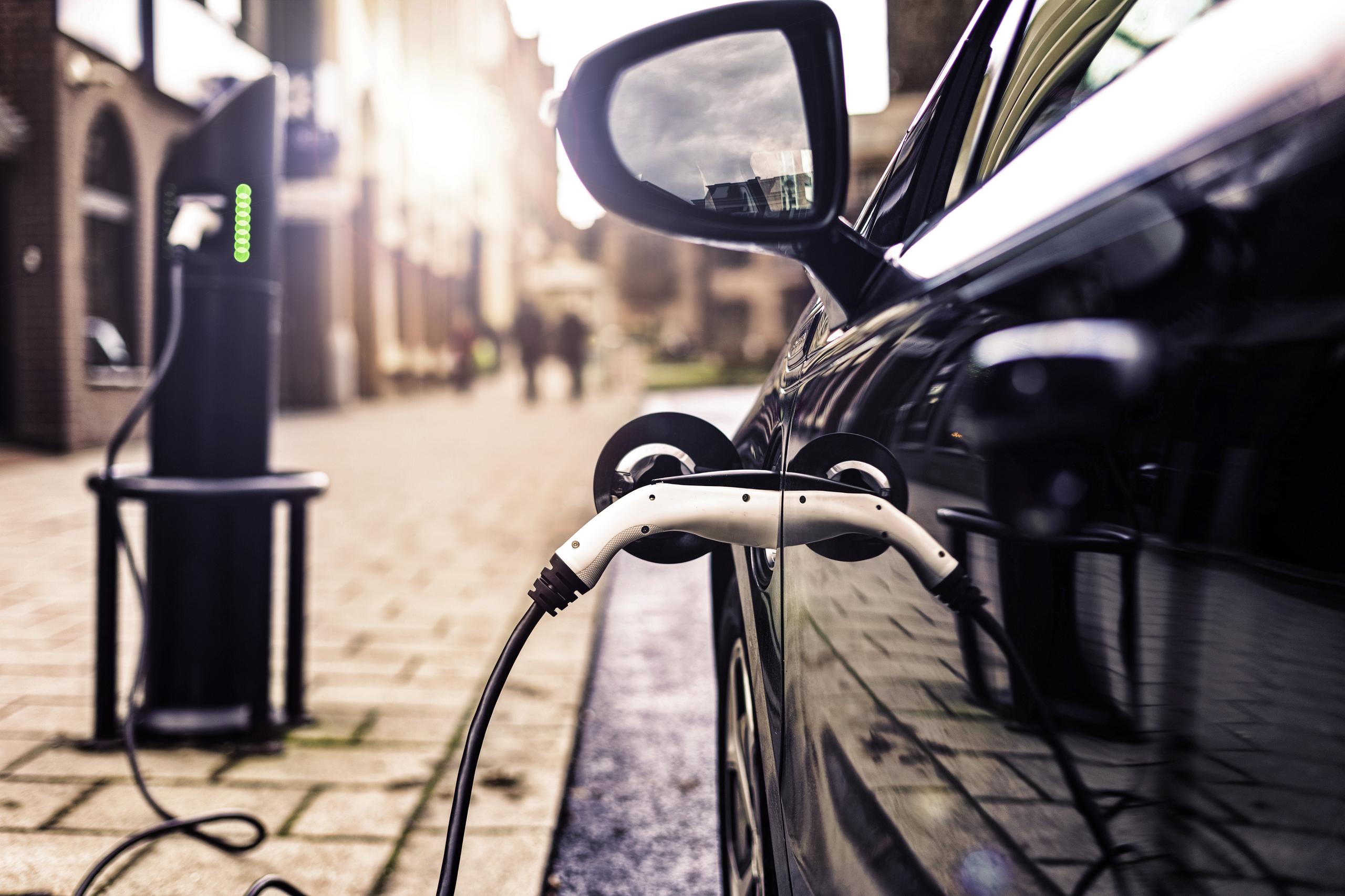 5 things to know about getting electric cars