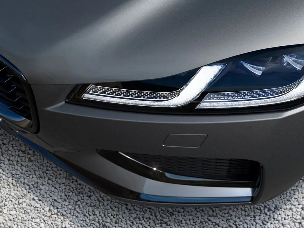 Jaguar F Pace headlights