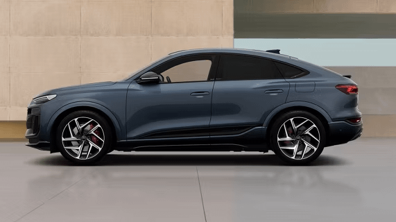 New Audi SQ6 E-Tron Side View